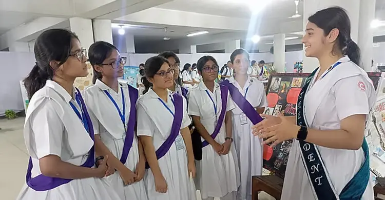 হলি ক্রস কলেজে ভর্তি পরীক্ষার চূড়ান্ত ফল প্রকাশ