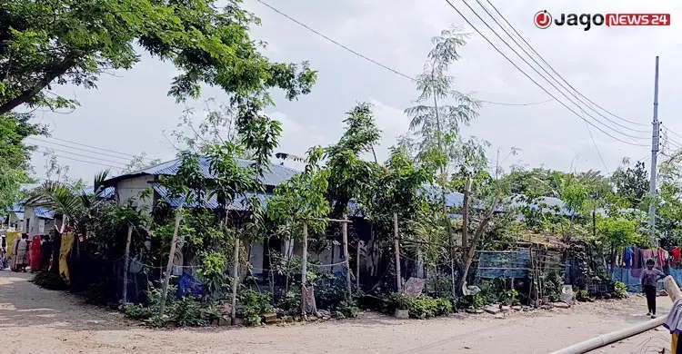 নিরাপত্তাহীনতায় আশ্রয়ণ প্রকল্পে বাস করা দায়