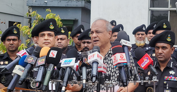 পুশইন কমে আসছে: স্বরাষ্ট্র উপদেষ্টা