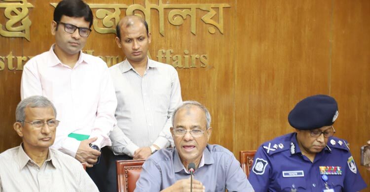 সাম্প্রদায়িক উসকানিদাতাদের বিরুদ্ধে কঠোর ব্যবস্থা নেওয়া হবে