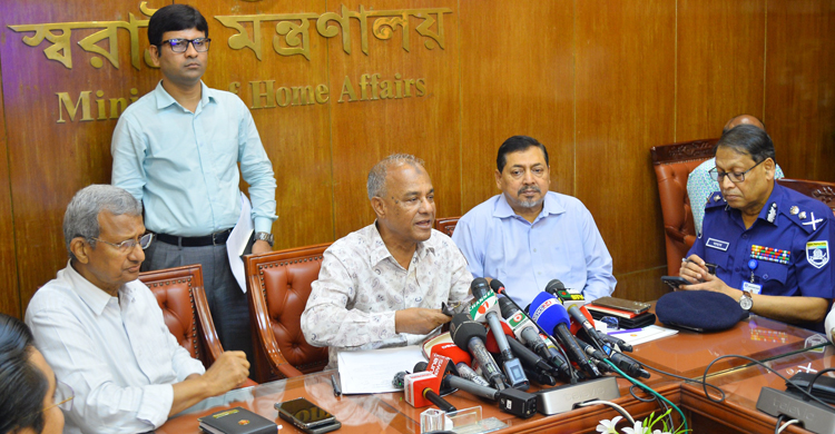 ৭৯৩ মণ্ডপে অসুরের মুখে দাড়ি, তদন্ত চলছে: স্বরাষ্ট্র উপদেষ্টা