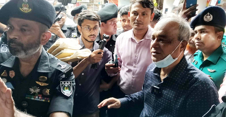 চাঁদাবাজদের বাংলাদেশে থাকতে দেওয়া হবে না: স্বরাষ্ট্র উপদেষ্টা