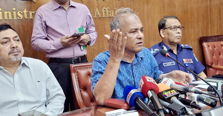 বিকেলের মধ্যে সমাধান না হলে আইন প্রয়োগে রাস্তা খুলে দেওয়া হবে