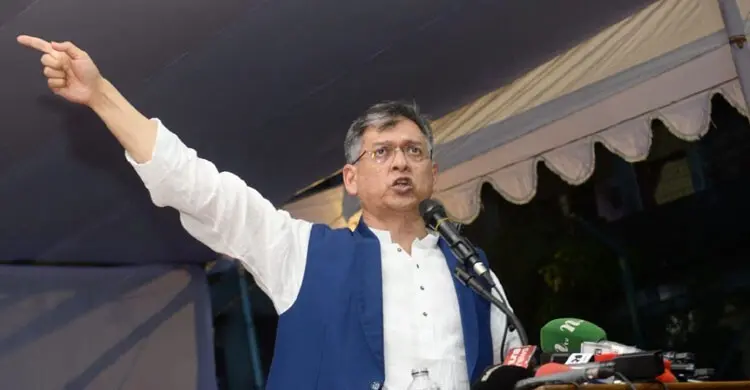 স্বরাষ্ট্রমন্ত্রী • আওয়ামী ফ্যাসিবাদী শক্তিকে বাংলাদেশে আর রাজনীতি করতে দেওয়া হবে না