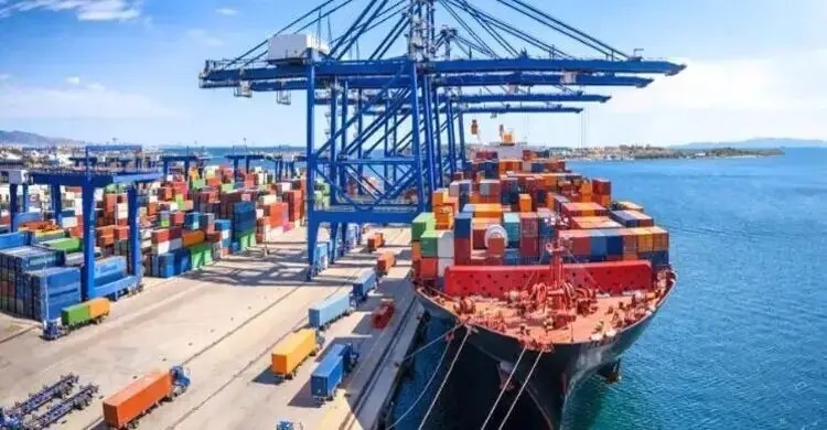 12 ships from Strait of Hormuz arrive at Ctg port