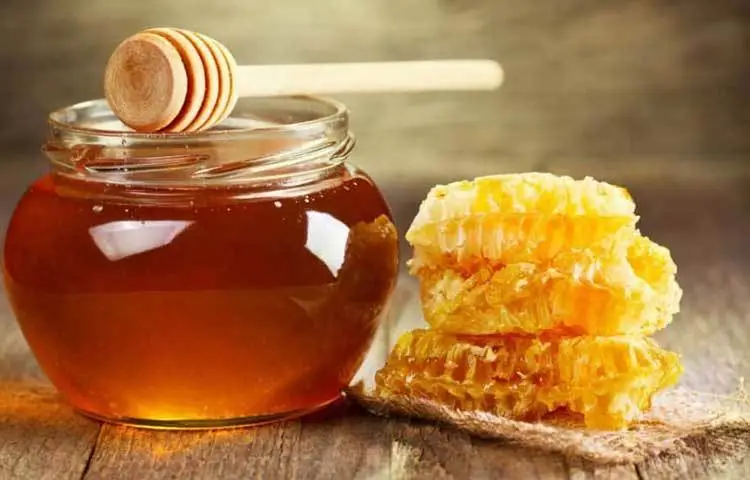 আবহাওয়া বদলালে কাশি? রইলো ঘরোয়া সমাধান