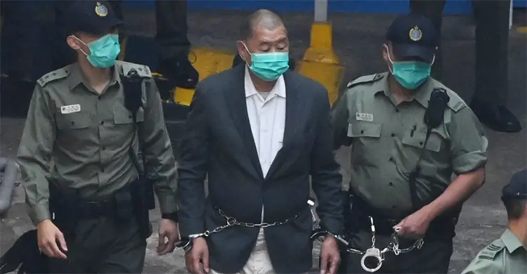 হংকংয়ে গণতন্ত্রপন্থি মিডিয়া টাইকুন জিমি লাইয়ের ২০ বছরের কারাদণ্ড