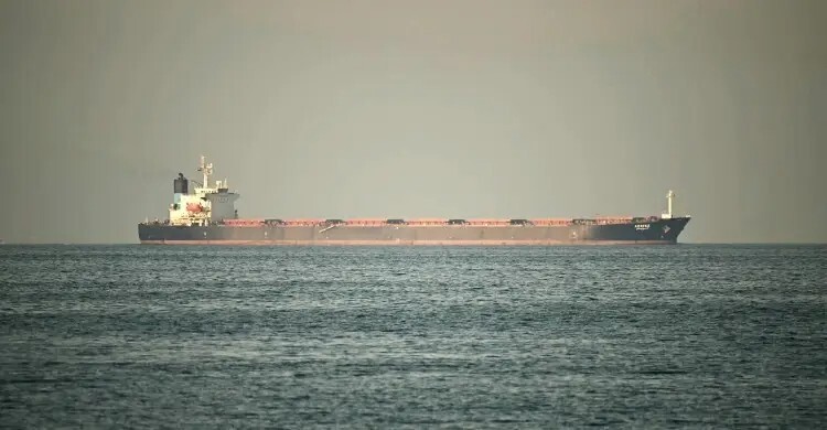 হরমুজ প্রণালি ‘সম্পূর্ণ’ বন্ধের হুমকি ইরানের