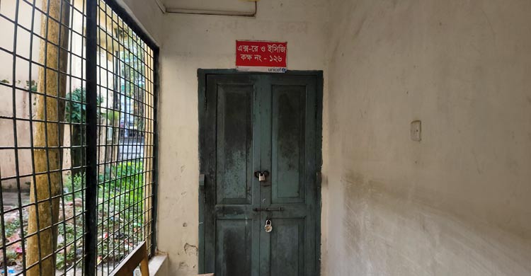 ‘ডাক্তার হঠাৎ এলেও, দালাল আসে নিয়মিত’