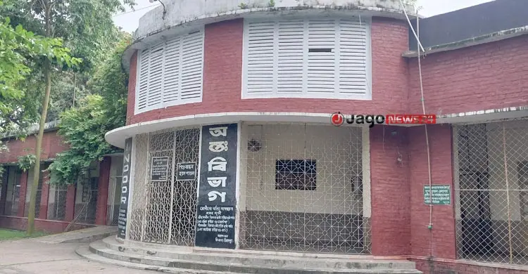 ‘লাল ফিতায়’ আটকা জেনারেলে রূপান্তর