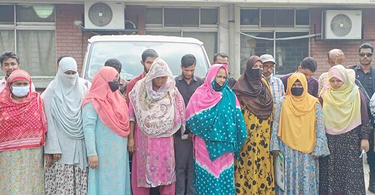 নারায়ণগঞ্জে হাসপাতালে নারীসহ দালাল চক্রের ১৪ সদস্য আটক