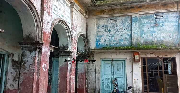 মাত্র ২ টাকায় মিলতো চিকিৎসা, বন্ধ হয়ে গেলো চিকিৎসক সংকটে