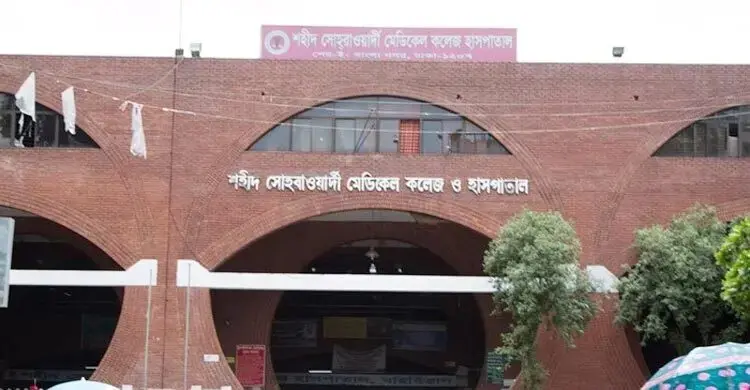 আদাবরে ব্রাজিলের খেলা নিয়ে দ্বন্দ্বে বিএনপির দুই নেতাকে কুপিয়ে জখম