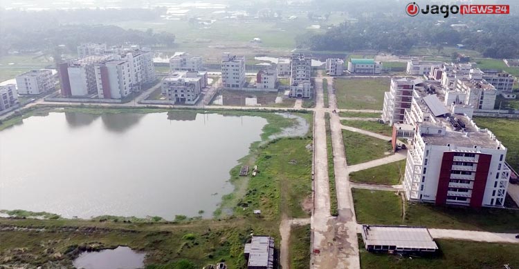 এক দশকেও শেষ হয়নি নির্মাণকাজ, চিকিৎসা সেবা সংকটে চার জেলা