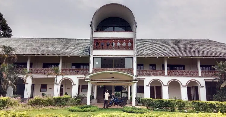 ক্যামেলিয়া হাসপাতালে তালা, একমাস ধরে চিকিৎসাবঞ্চিত লক্ষাধিক চা শ্রমিক