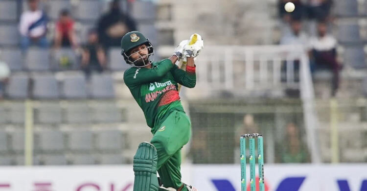 ৮৭ বলে ফিফটি করে আউট হৃদয়