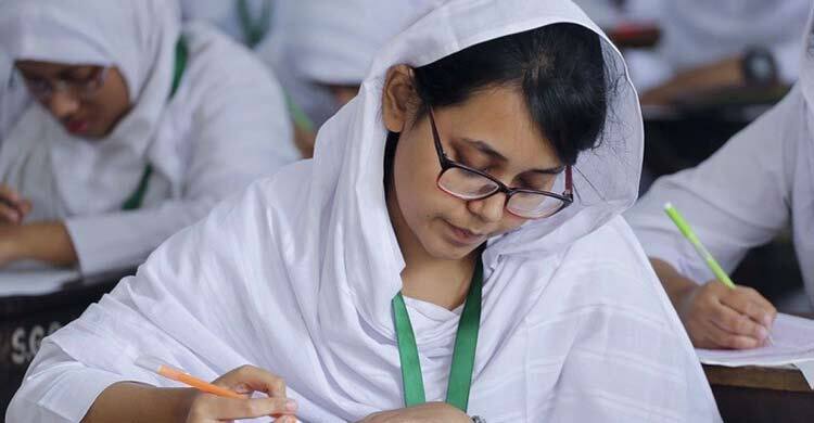 এইচএসসির ইংরেজিতে অনুপস্থিতি বেড়েছে প্রায় আড়াই হাজার