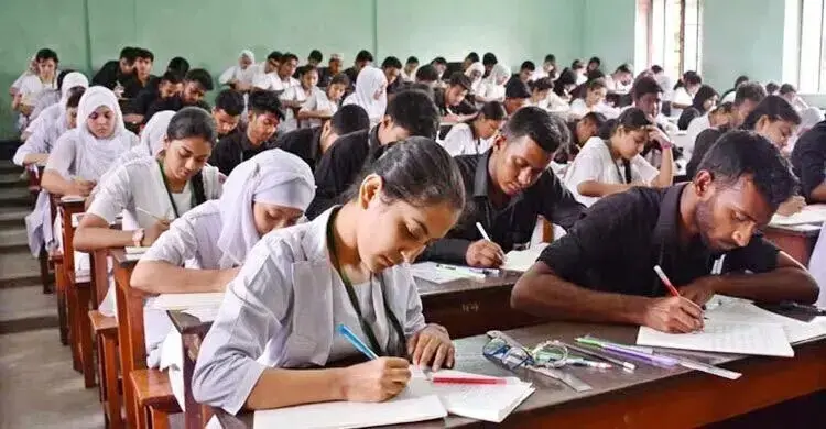 এইচএসসি পরীক্ষায় অংশ নিতে না পারা নাটোরের ৮ শিক্ষার্থী পেলেন সুখবর