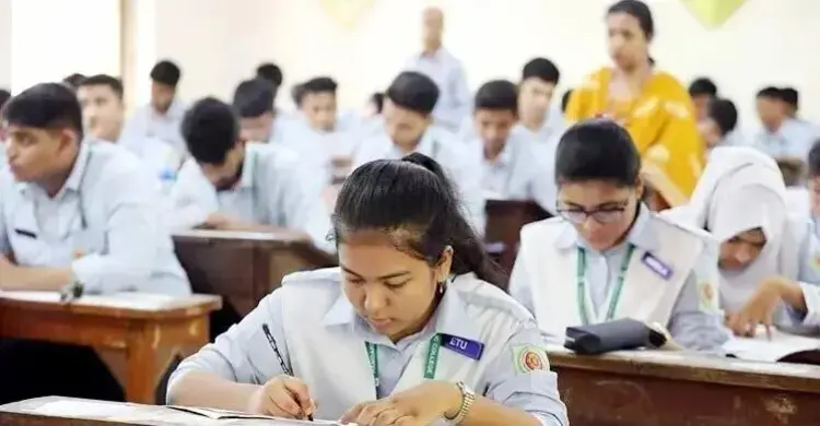 চট্টগ্রাম বোর্ডের ৫ জেলায় এইচএসসি পরীক্ষা অনির্দিষ্টকালের জন্য স্থগিত