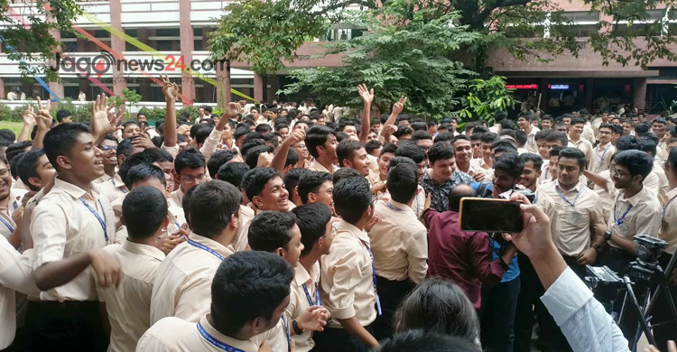 ২০ বছরের ইতিহাসে এইচএসসিতে সর্বনিম্ন ফল, যা বলছেন বিশ্লেষকরা