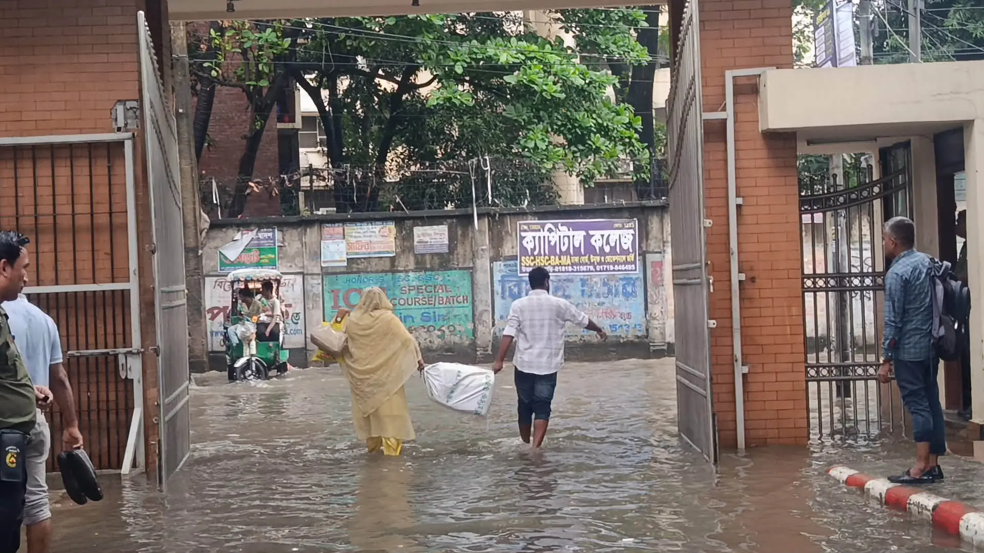 খাতা মূল্যায়ন করে আগস্টের শুরুতে বেশিরভাগ জমা দিয়েছেন পরীক্ষকরা/ছবি: জাগো নিউজ