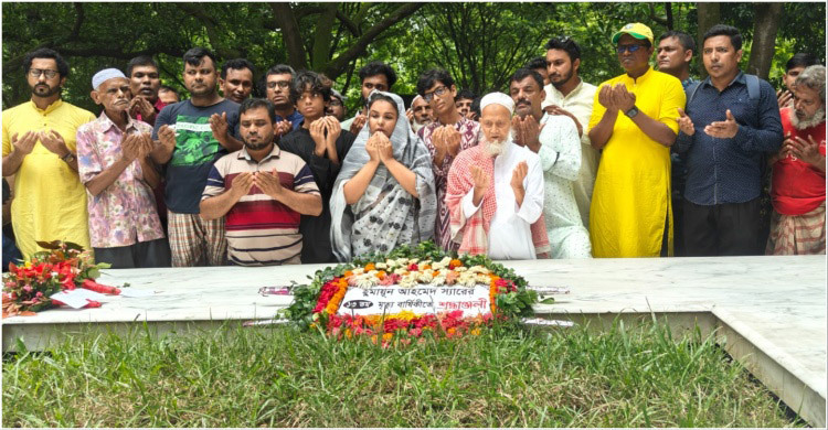 নুহাশপল্লীতে স্ত্রী-পুত্র ও ভক্তদের ভালোবাসায় সিক্ত হ‌ুমায়ূন