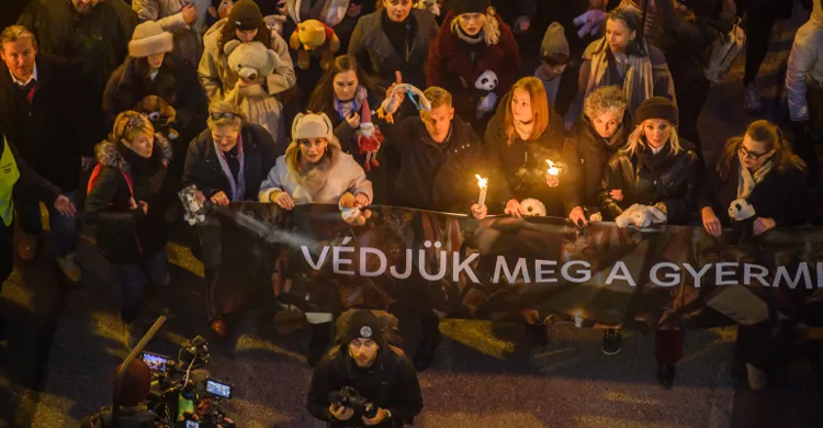 হাঙ্গেরির প্রধানমন্ত্রীর পদত্যাগ দাবিতে বিক্ষোভ