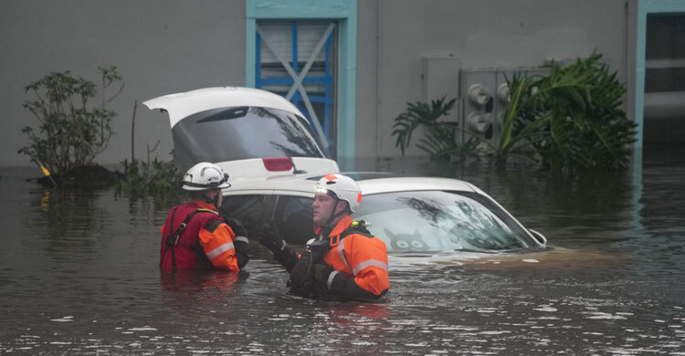 Hurricane Milton tornadoes kill four in Florida amid rescue efforts