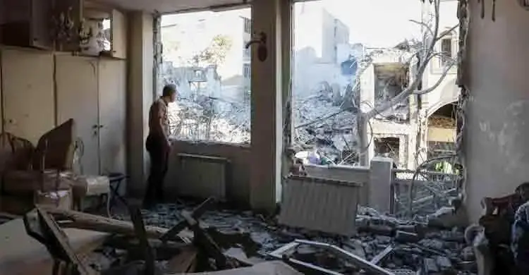 ইরান যুদ্ধে অর্থনীতিতে সংকট আরও তীব্র হচ্ছে, যা বলছেন বিশেষজ্ঞরা