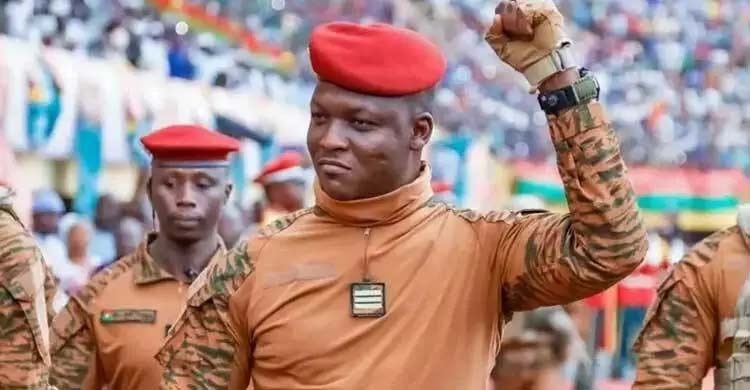 বুরকিনা ফাসোতে গুপ্তচরবৃত্তির অভিযোগে আট এনজিও কর্মী আটক