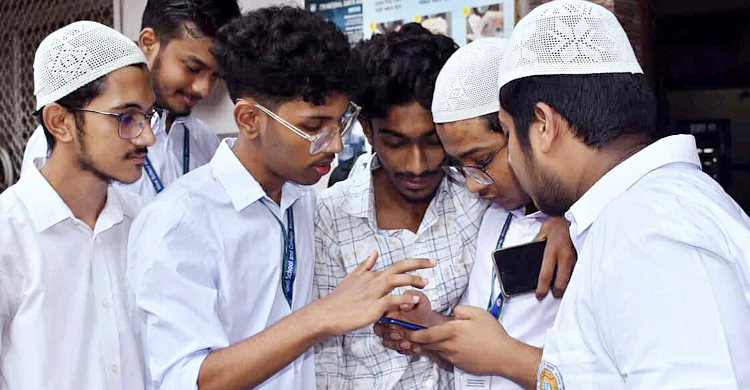 মতিঝিল আইডিয়ালে কমেছে জিপিএ-৫ ও পাসের হার