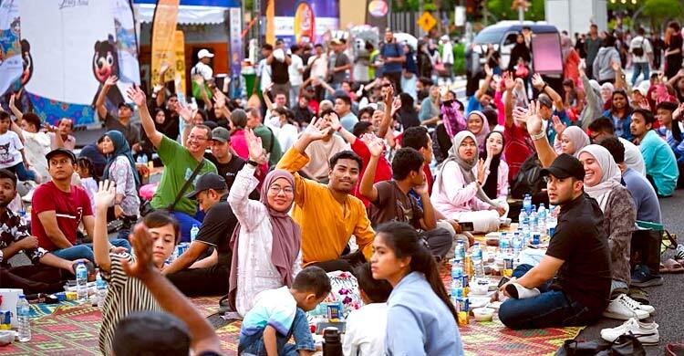 মারদেকা মাঠে ৫ হাজার মানুষের মিলনমেলা, সঙ্গী হলেন বাংলাদেশিরাও