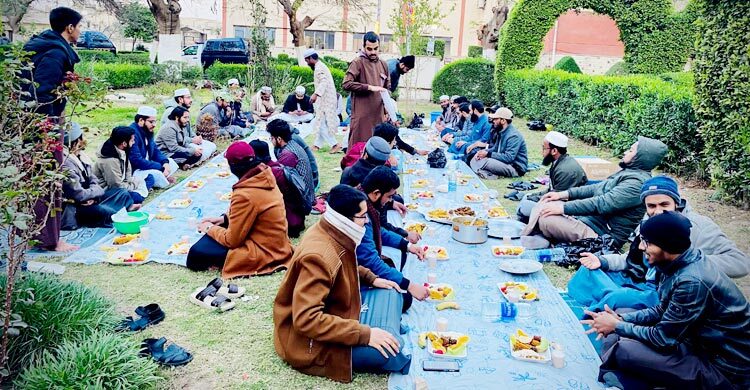 আল-আজহার বিশ্ববিদ্যালয়ে বাংলাদেশি শিক্ষার্থীদের ইফতার