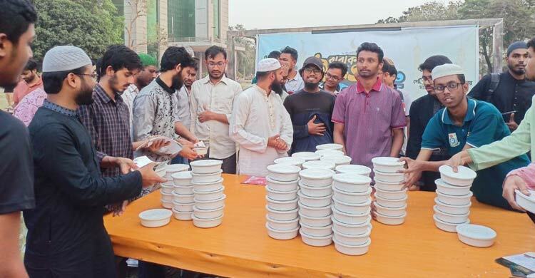 শেরেবাংলা কৃষি বিশ্ববিদ্যালয়ে শিবিরের গণইফতার