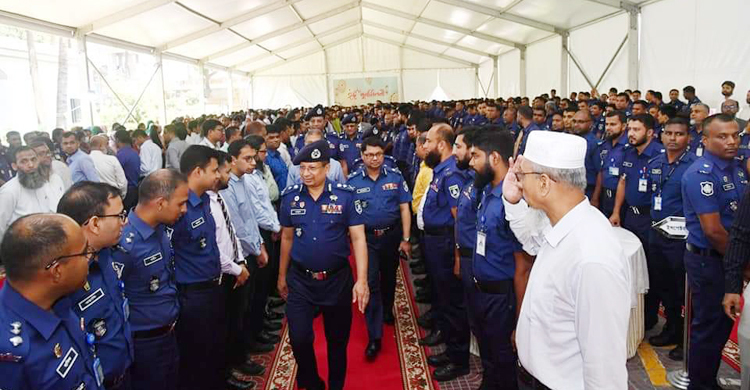 পুলিশ সদরদপ্তরে ঈদের শুভেচ্ছা বিনিময় আইজিপির
