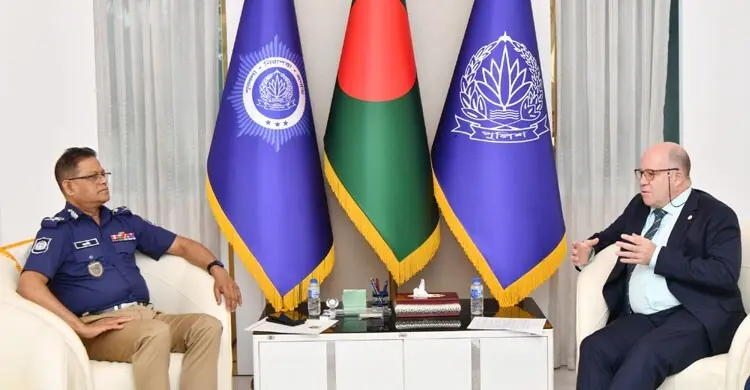 গুজব-প্রতারণা রোধে এফবিআইয়ের সহযোগিতা চাইলেন আইজিপি