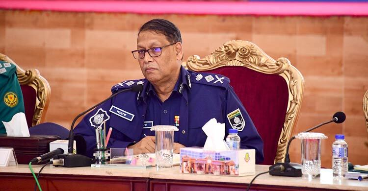 অপরাধ দমনে পুলিশকে সর্বোচ্চ দিয়ে কাজ করার নির্দেশ আইজিপির