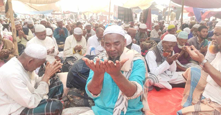 মুসলিম উম্মাহর সুদৃঢ় ঐক্য কামনায় শেষ হলো ইজতেমার প্রথম পর্ব