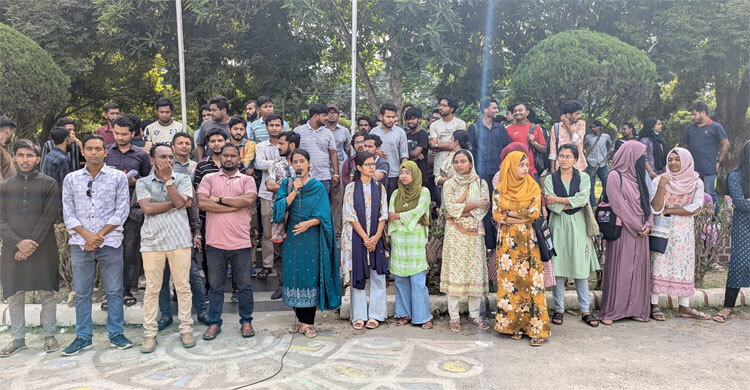 নারী শিক্ষার্থীর পোশাক নিয়ে মন্তব্য, ক্ষমা চাইলেন ইবি শিক্ষক