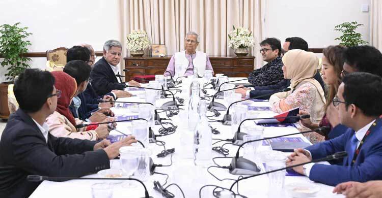 শ্রমজীবী মানুষের অধিকার আদায়ে স্মরণীয় দিন আজ: প্রধান উপদেষ্টা