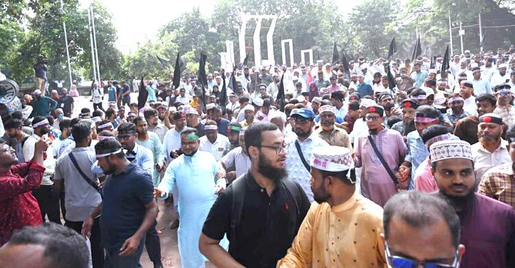 শিক্ষা উপদেষ্টার ক্লাসে ফেরার আহ্বানে ‌‘না’, আমরণ অনশনে শিক্ষকরা