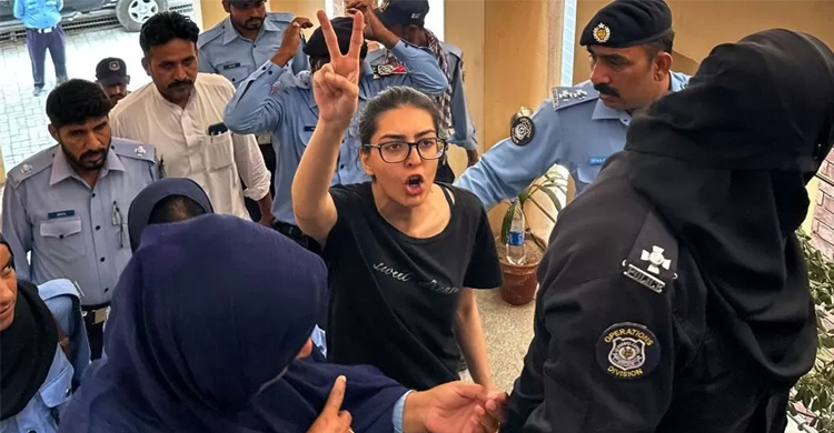 জামিন পেলেন পাকিস্তানি মানবাধিকারকর্মী ইমান মাজারি