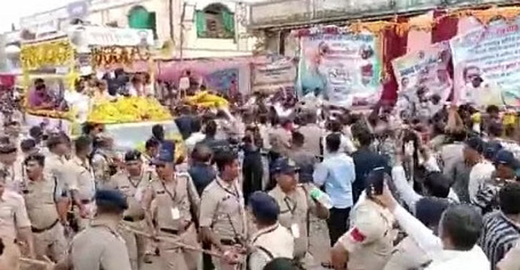 বিজেপির কর্মী-সমর্থকদের নিয়ে ভেঙে পড়লো মঞ্চ, ভিডিও ভাইরাল