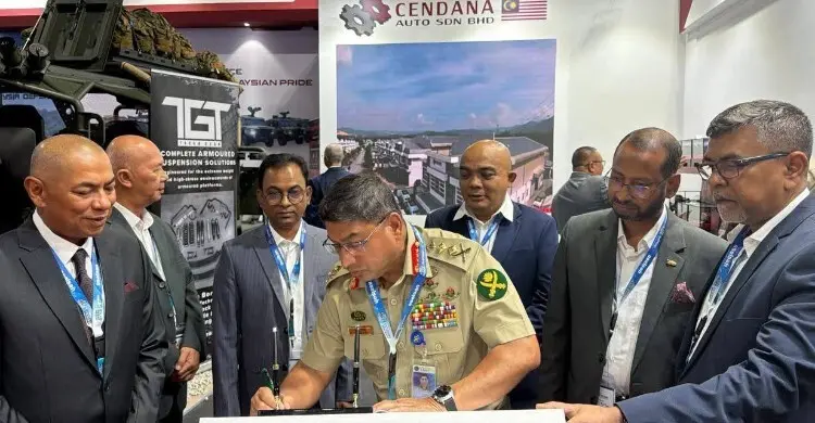 ৪ দিনের সফরে মালয়েশিয়ায় সেনাপ্রধান