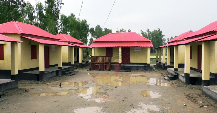 ‘স্বপ্নেও ভাবি নাই হরিজন হয়া বিল্ডিং ঘরত থাকমো’