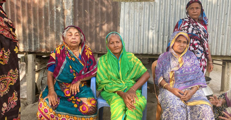 ফেসবুকের কল্যাণে এক যুগ পর বাড়ি ফিরলো মা