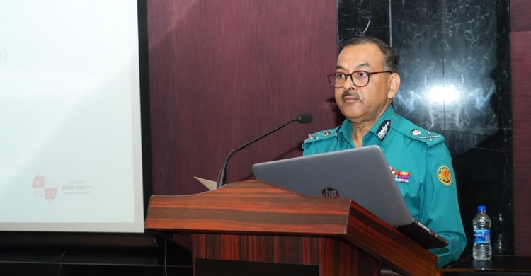 সড়ক দুর্ঘটনা প্রতিরোধে আইন বাস্তবায়নের নির্দেশ ডিএমপি কমিশনারের