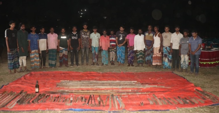 নরসিংদীর রায়পুরায় যৌথবাহিনীর বিশেষ অভিযানে গ্রেফতার ২০