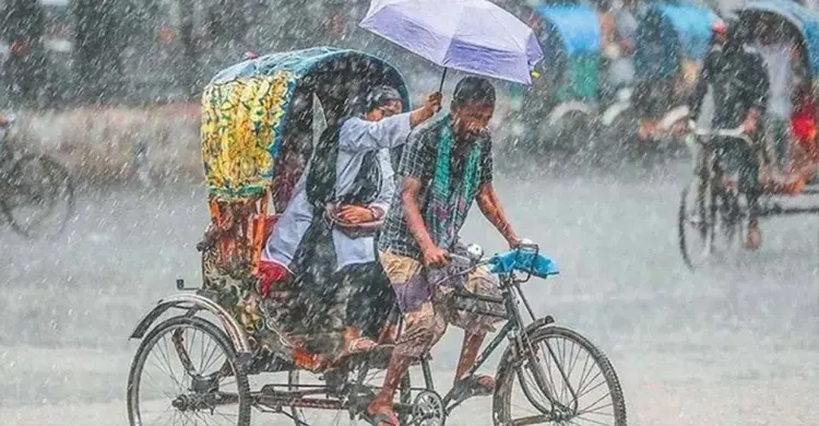 জোয়ার ও টানা বৃষ্টিতে স্থবির চট্টগ্রাম নগরী, জনদুর্ভোগ চরমে
