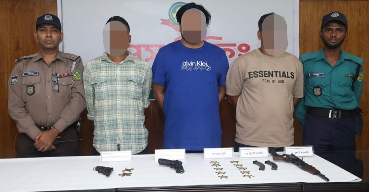 চট্টগ্রামে শীর্ষ সন্ত্রাসী বড় সাজ্জাদের তিন সহযোগী গ্রেফতার